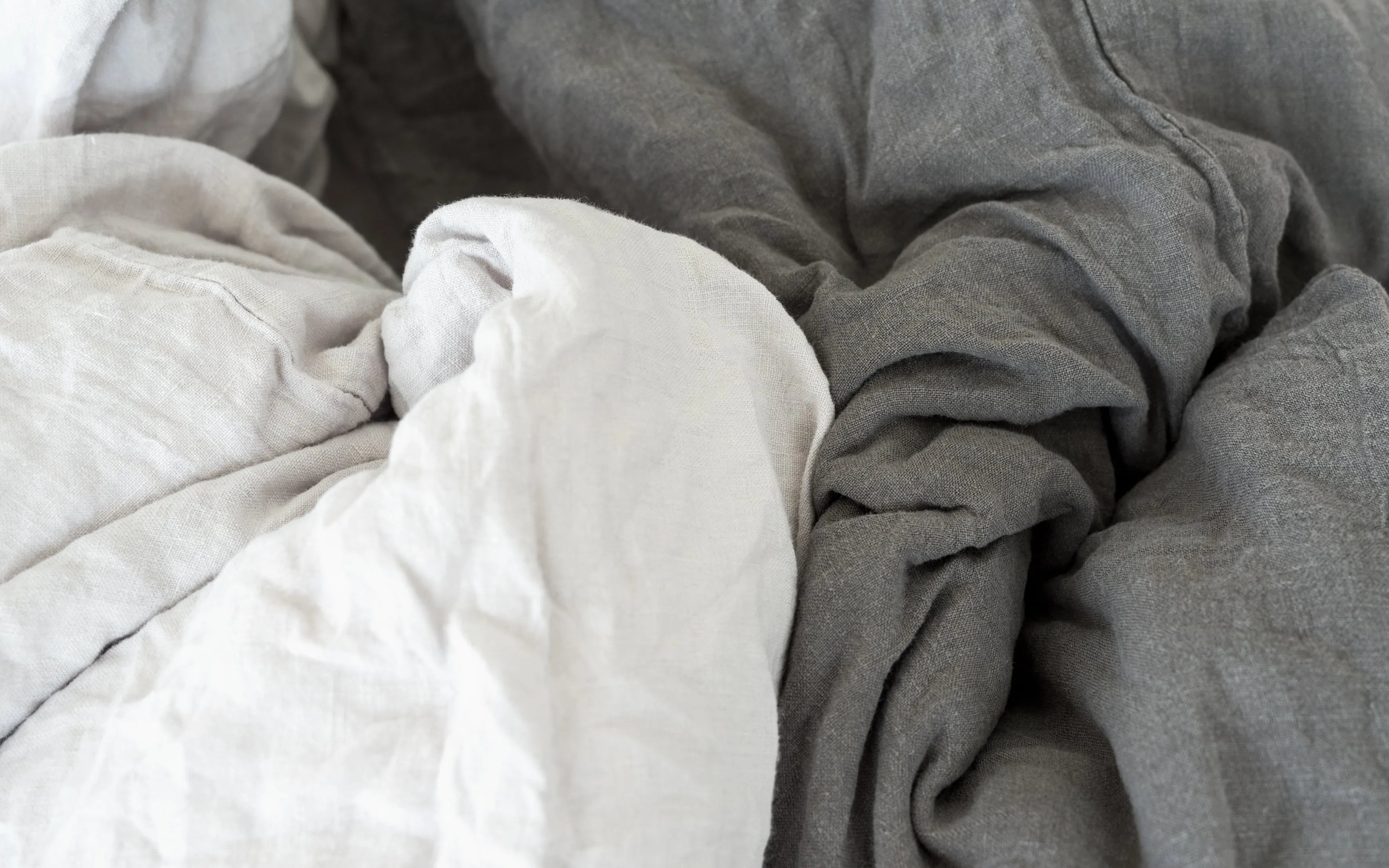 Completo lenzuola in lino stone-washed effetto no stiro, Loft 49 colore lino dettaglio.