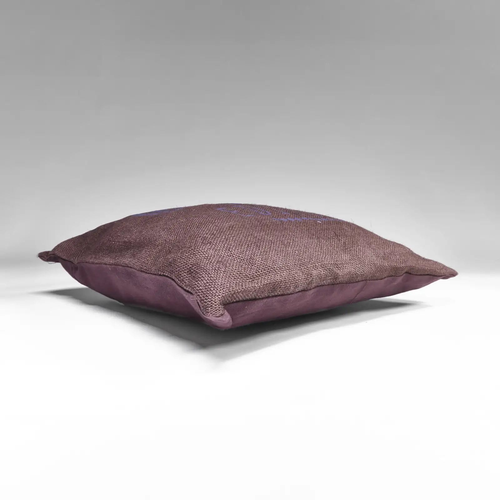 Cuscino arredo limited-edition sfoderabile colore cioccolato
