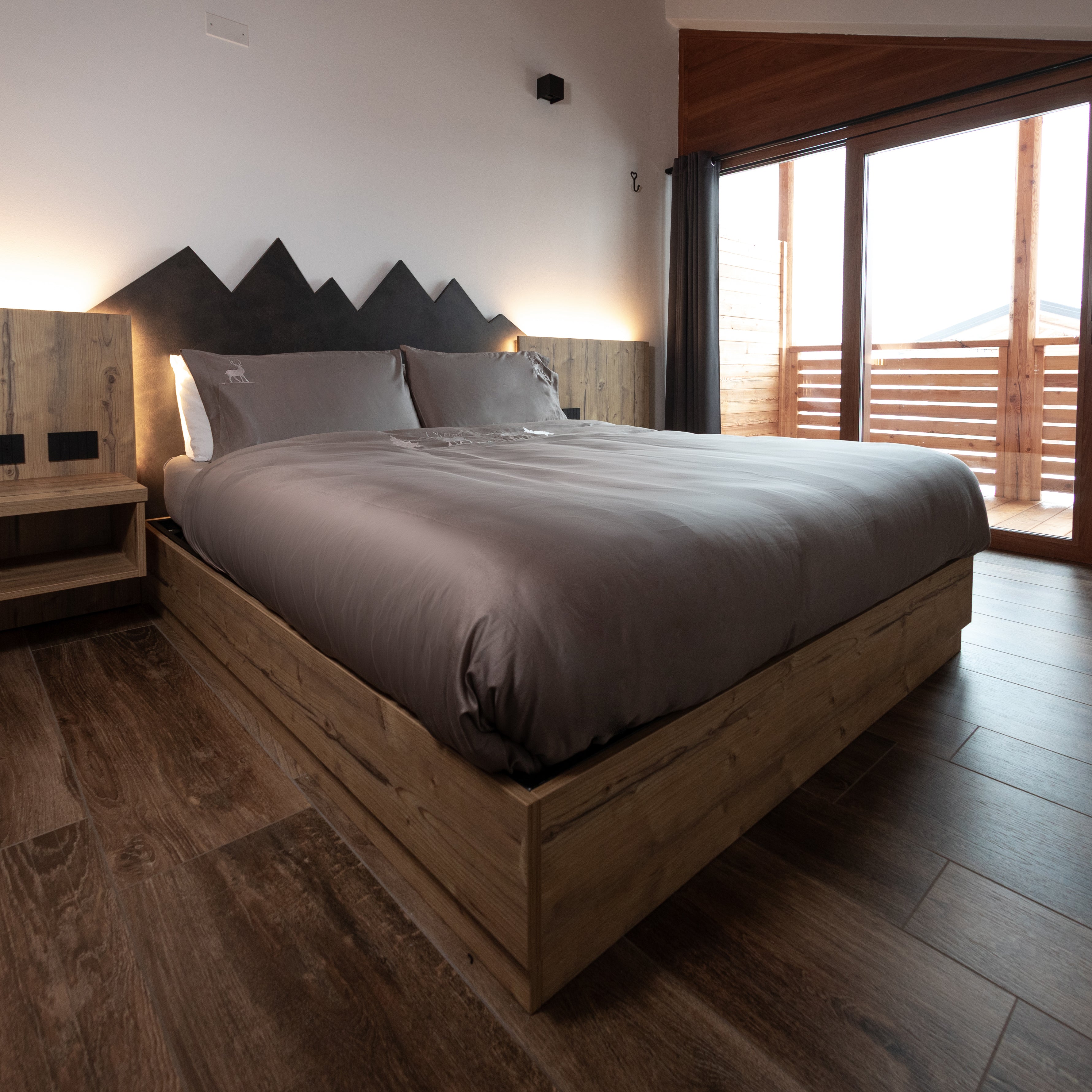 Parure copripiumino in puro cotone ricamato Daunex, mountain colore tortora