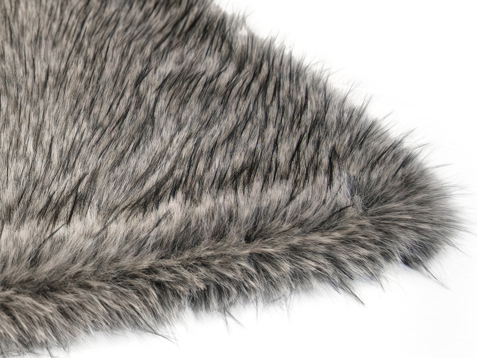 Plaid e coperta effetto pelliccia Daunex Fur Deluxe colore grigio dettaglio tessuto