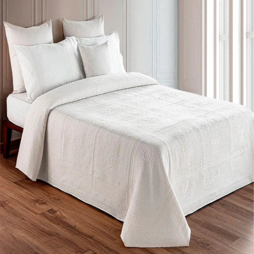 Copriletto in piquet Daunex con lavorazione in jacquard botticelli - Home Loves