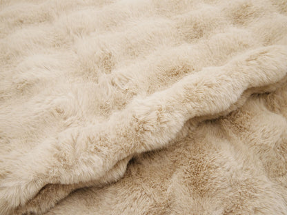 Coperta Prestige colore tortora dettaglio pelliccia
