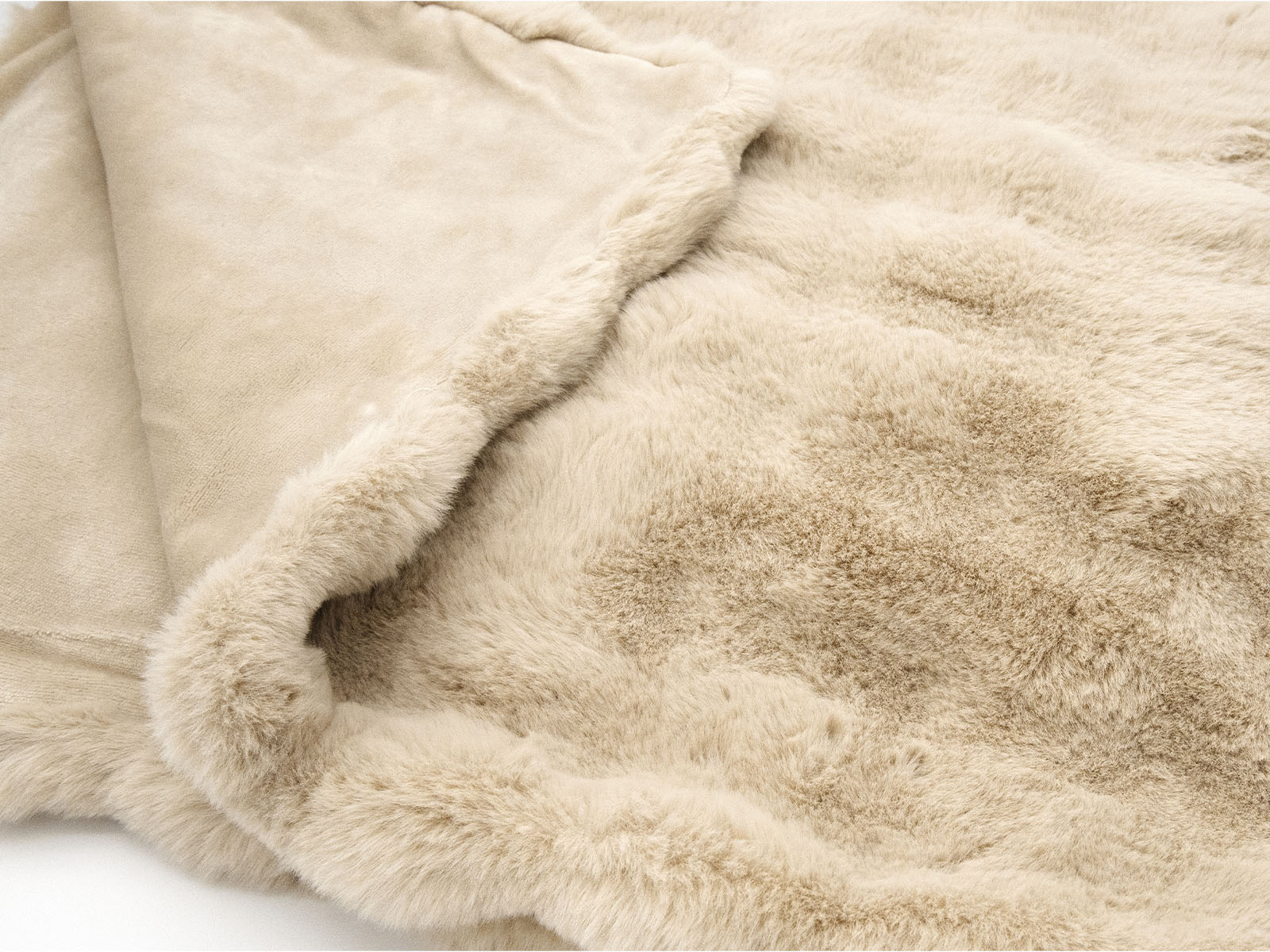 Coperta Prestige colore tortora dettaglio tessuto