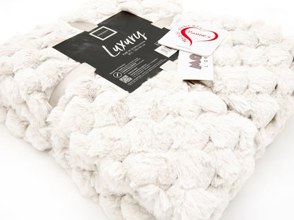 Coperta luxury colore naturale dettaglio tessuto