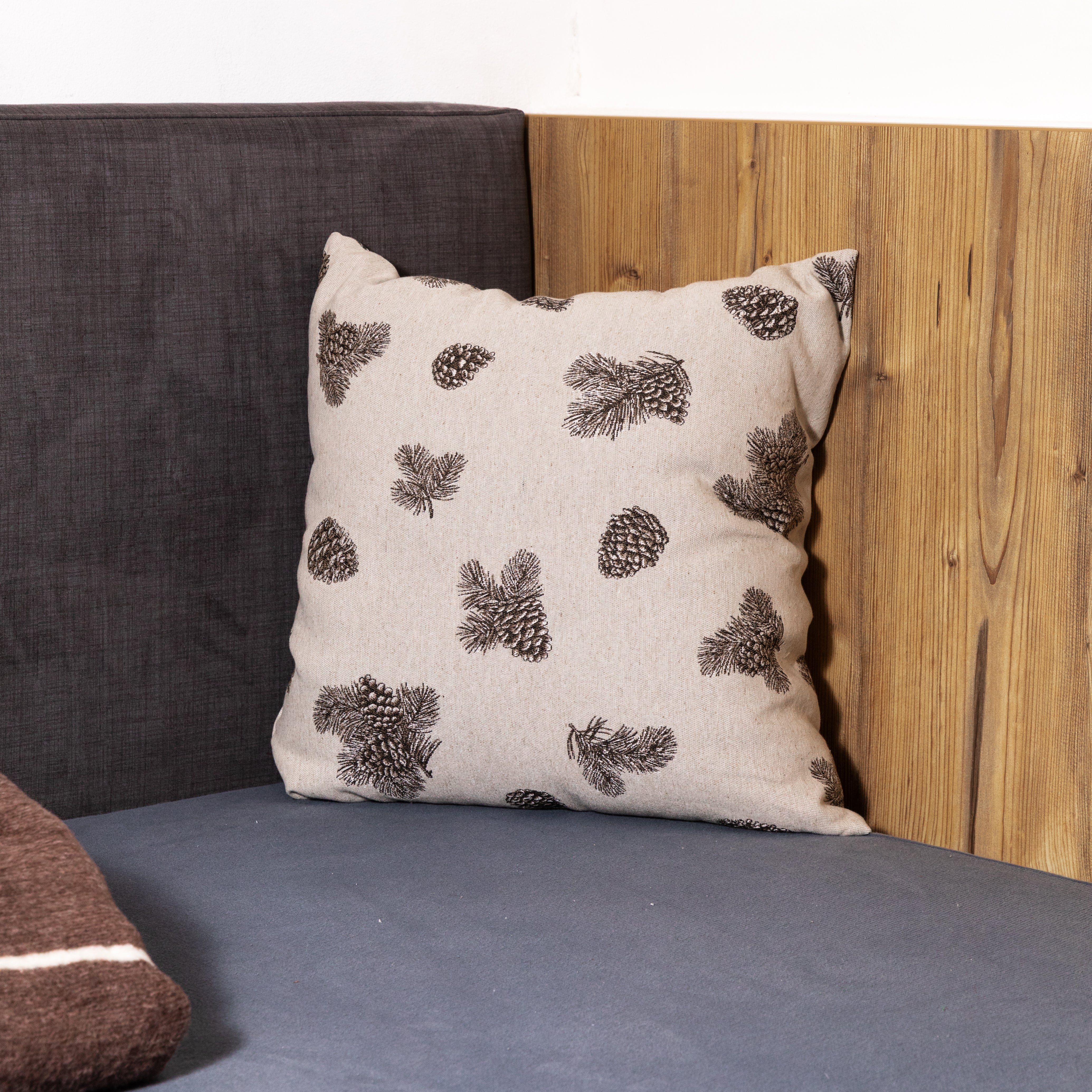 Cuscino Pigne con interno colore marrone