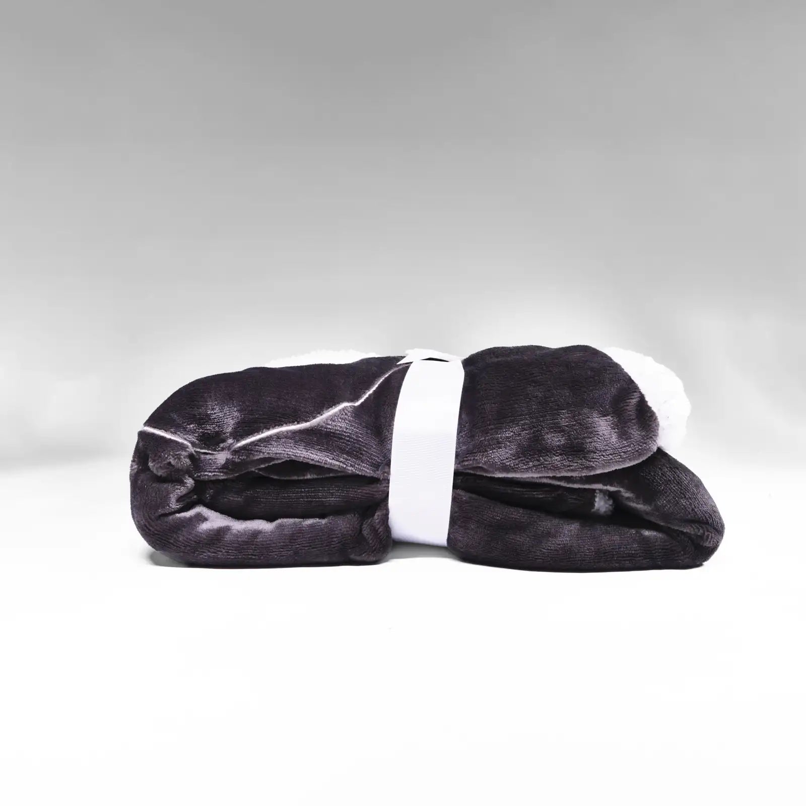 Überwurf aus schwarzem Kokon-Mikrofleece