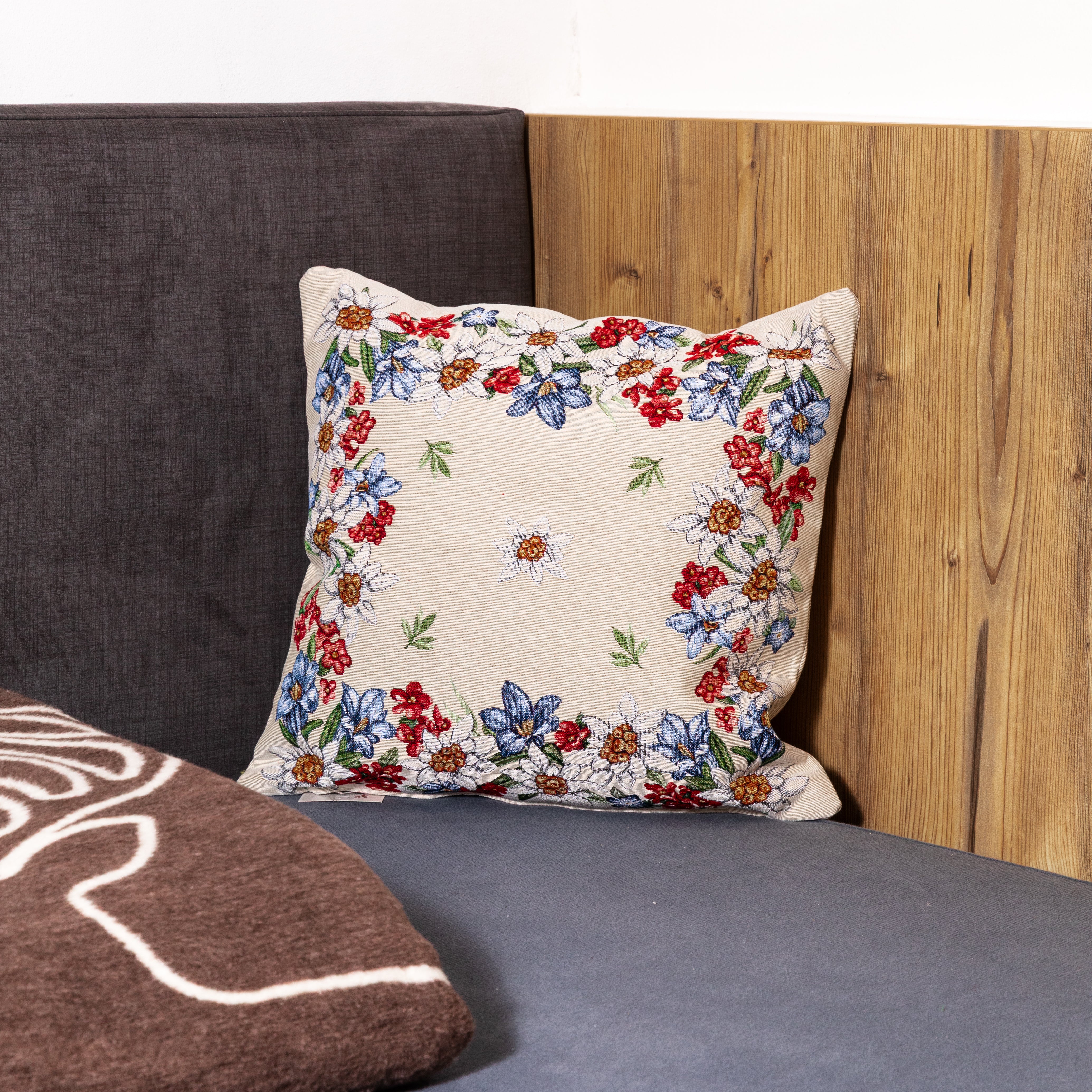 Gearsly Set di 2 federe per cuscino 45,7 x 45,7 cm, con paesaggio invernale di montagna e foresta di montagna, quadrate decorative per esterni, federe per cuscini da divano, per soggiorno, ufficio Gearsly Set di 2 federe per cuscino 45,7 x 45,7 cm, con paesaggio invernale di montagna e foresta di montagna, quadrate decorative per esterni, federe per cuscini da divano, per soggiorno, ufficio