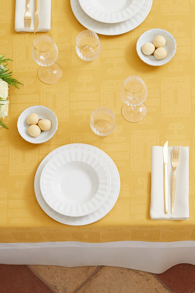 Anti-Bügel-Tischdecke mit geometrischem Muster und fleckenabweisendem Muster 