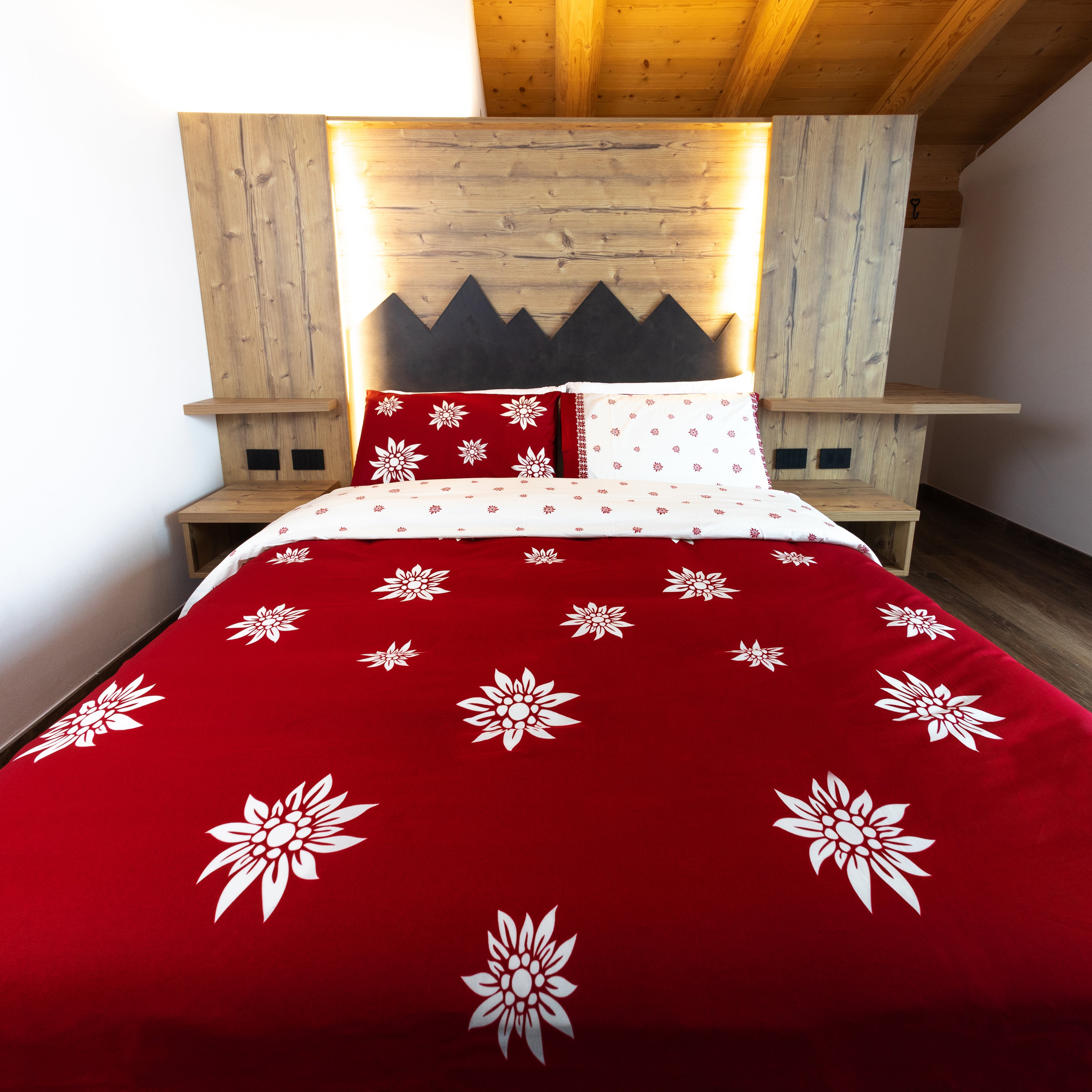 Parure copripiumino in puro cotone Daunex, Braies colore rosso letto frontale