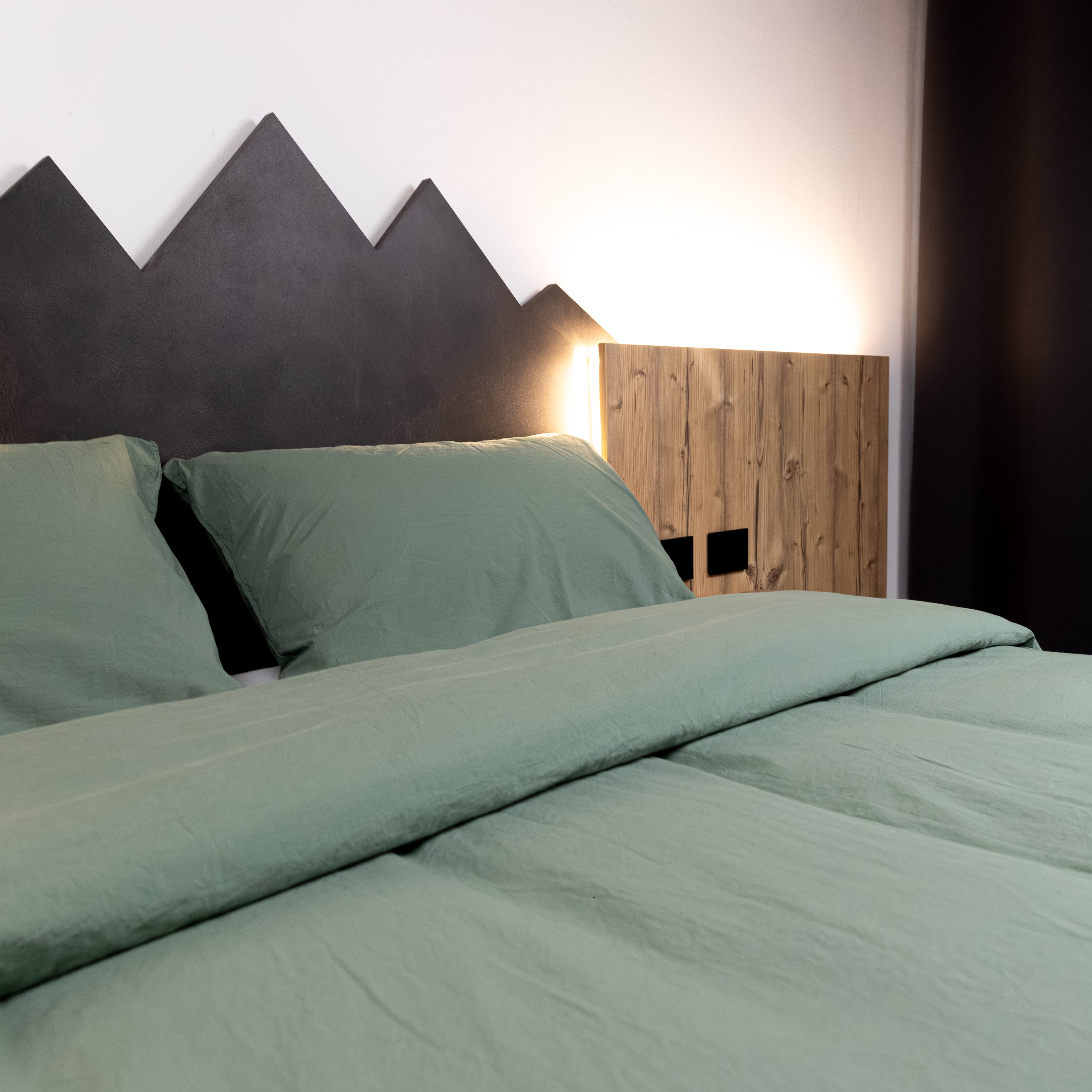 Parure copripiumino no stiro Fresh cotton stone wash Daunex ambientata colore verde dettaglio federe