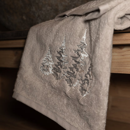 Telo da bagno ricamato Daunex disegno Alberi dettaglio