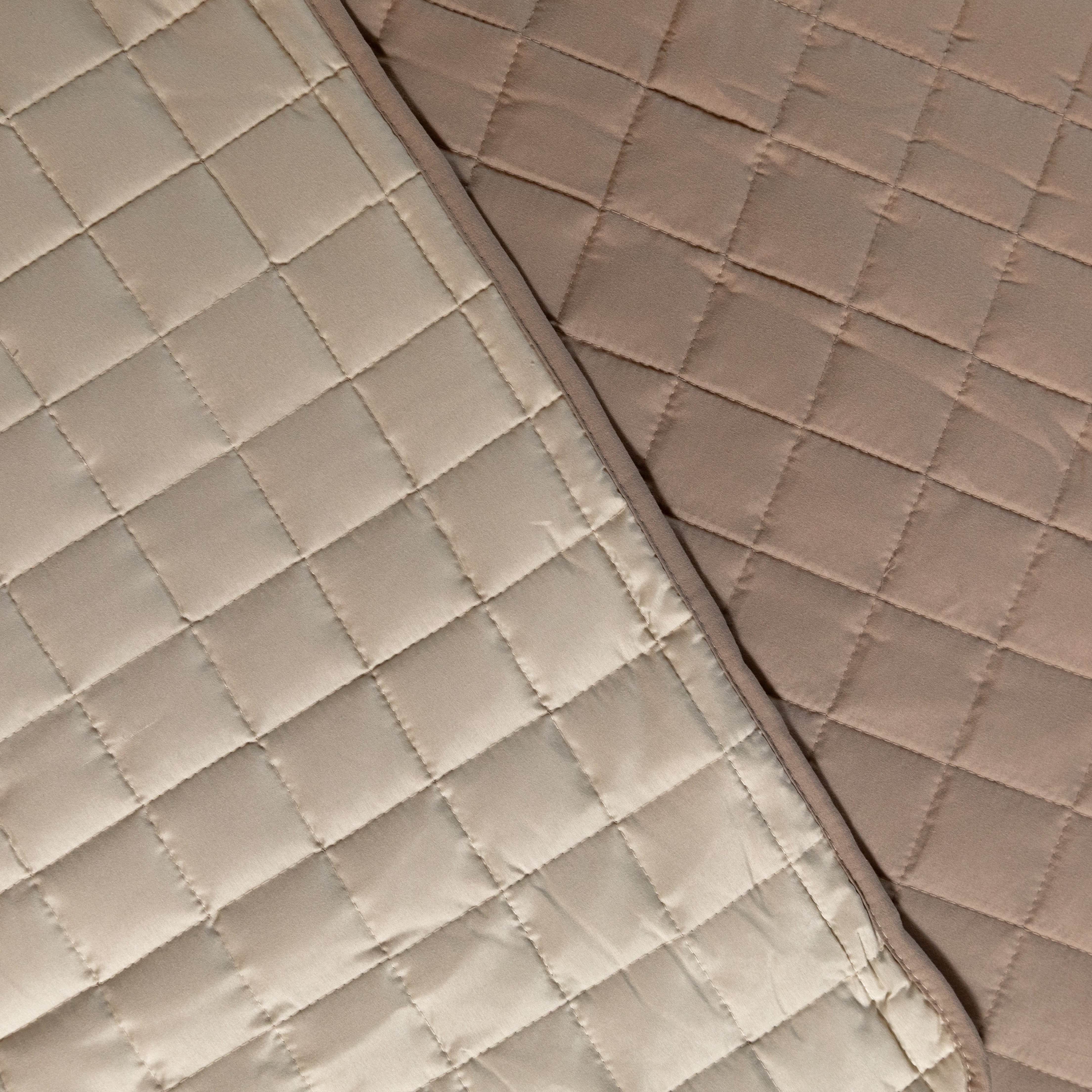 Trapuntino Primaverile Bicolore Double-Face Morbido e Anallergico dettaglio colore 