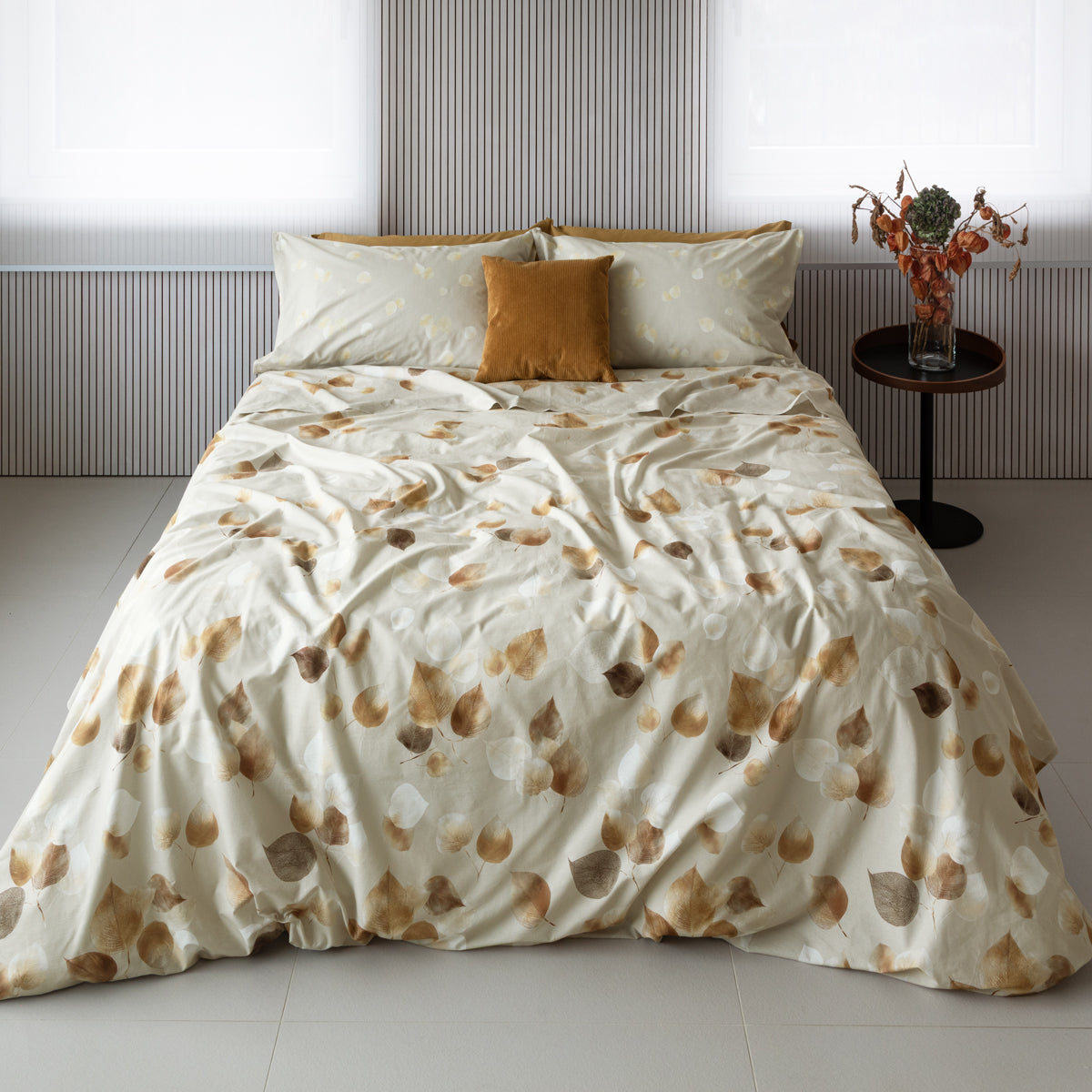 completo-lenzuola-eterea-cognac-ambientato