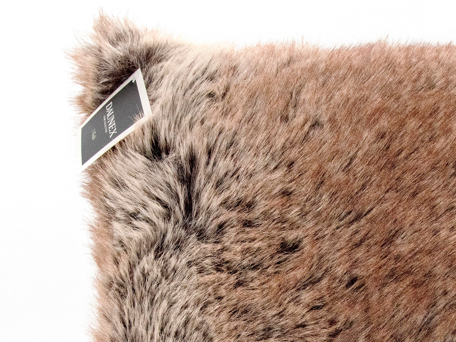 cuscino-fur-deluxe-daunex-tortora-dettaglio-ecopelliccia